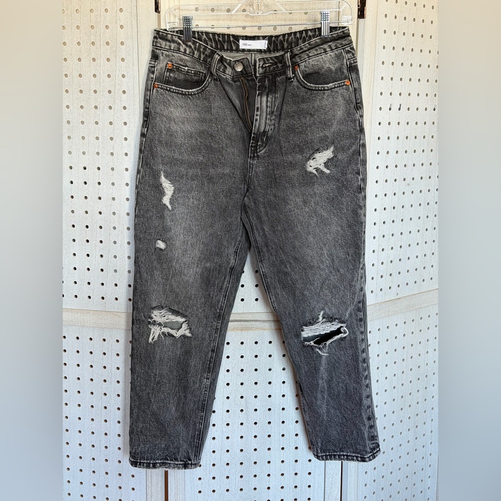 TNR Distressed Straight Leg Jeans in Black